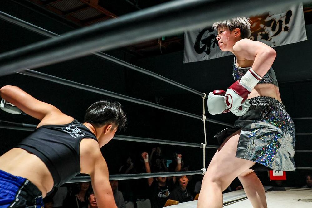 【GRABS】新極真世界3位の谷岡菜穂子がTKO勝ちでWMA世界フェザー級王座を獲得、璃久が初回KO勝ち、RIZIN出場で話題のがんばれ！ふるかわくんは鰤鰤に判定負け
