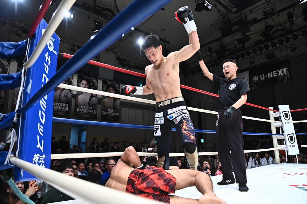 【シュートボクシング】山田虎矢太が必殺ボディで悶絶KO担架送り、高橋幸光が大激闘で村田聖明を破る、咲夢が投げでKO勝ち、蓮實と熊澤がダウン応酬流血の激闘、第1試合から投げ応酬の好試合、令和の天才SB少女・川原さくらが快勝。笠原弘希がアンディ・サワー推薦選手と対戦、手塚翔太と山田虎矢太はスーパーボン推薦選手を迎え撃つ＝速報中