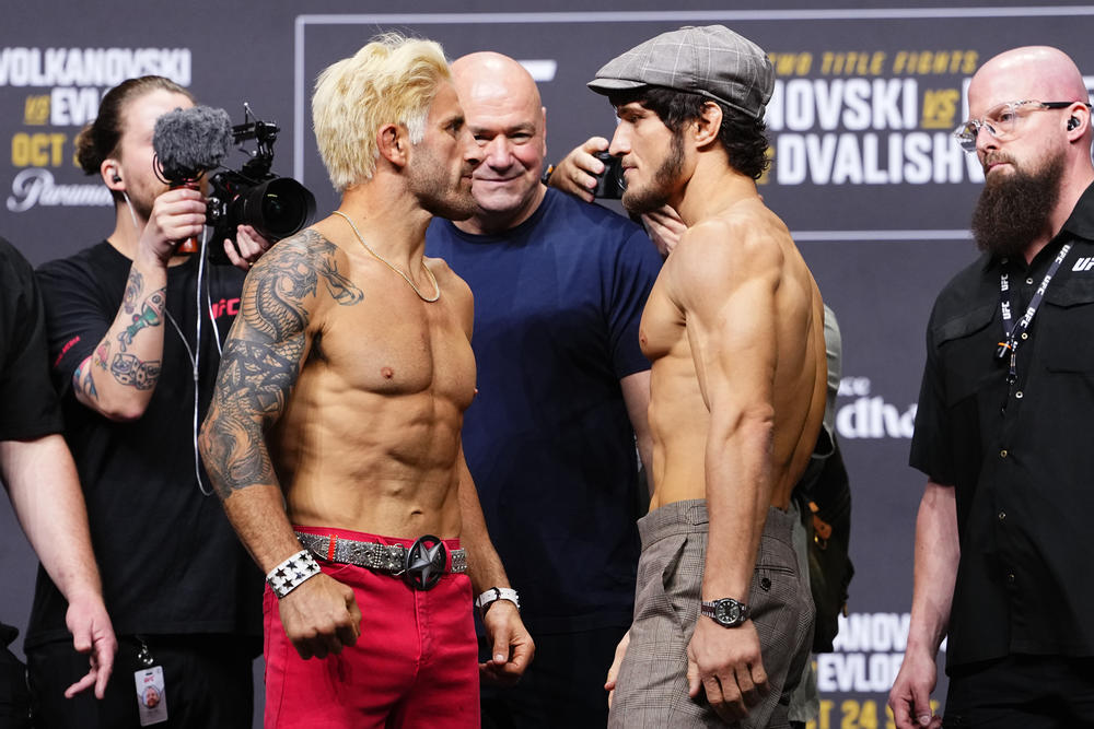 【UFC】フェザー級王座戦ヴォルカノフスキーvs.20勝無敗イヴロイエフ、バンタム級王座戦ヤンvs.ドバリシビリ、フライ級カヴァナvs.元RIZINテミロフ、ヴォルコフvs.クニエフ、ピコvs.ケイタ、クリロフvs.ヤキヤエフ、シックネスvs.チョプロフも。スティールがギュニョンをKO＝速報中