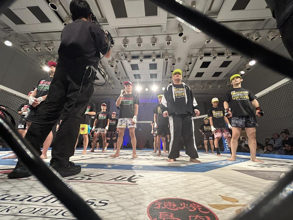 【DEEP】濱口奏琉「レベルの違いを見せる」vs.おにぎり君「握り潰します」、井上セナがルシア山内に左三日月蹴りから左ハイ効かせてラッシュ１R TKO！＝速報中